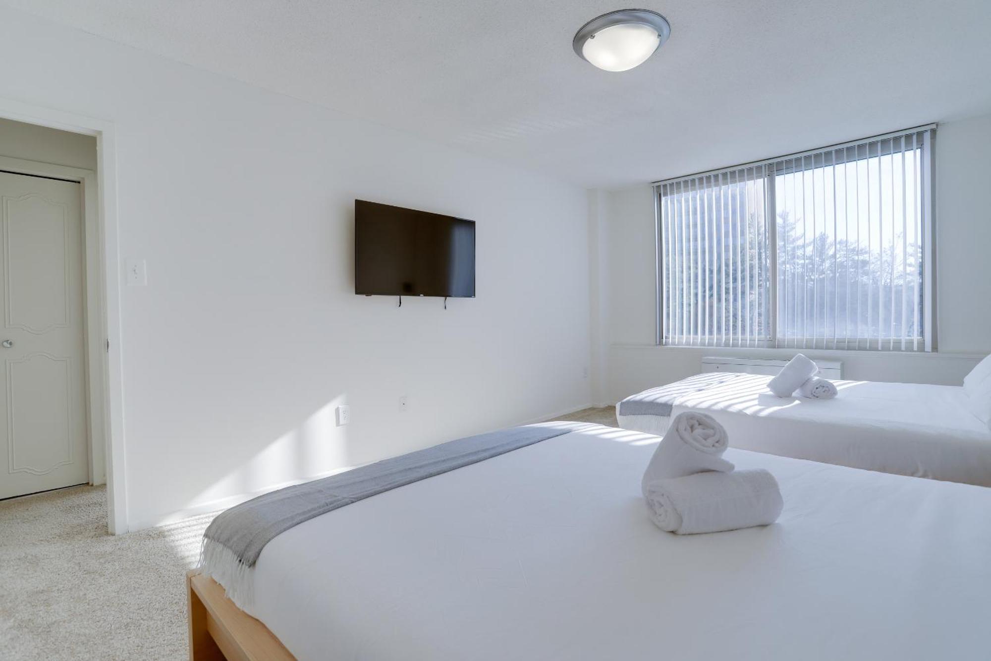 Spacious 2 Bedrooms Apt @Crystal City With Gym อาร์ลิงตัน ภายนอก รูปภาพ
