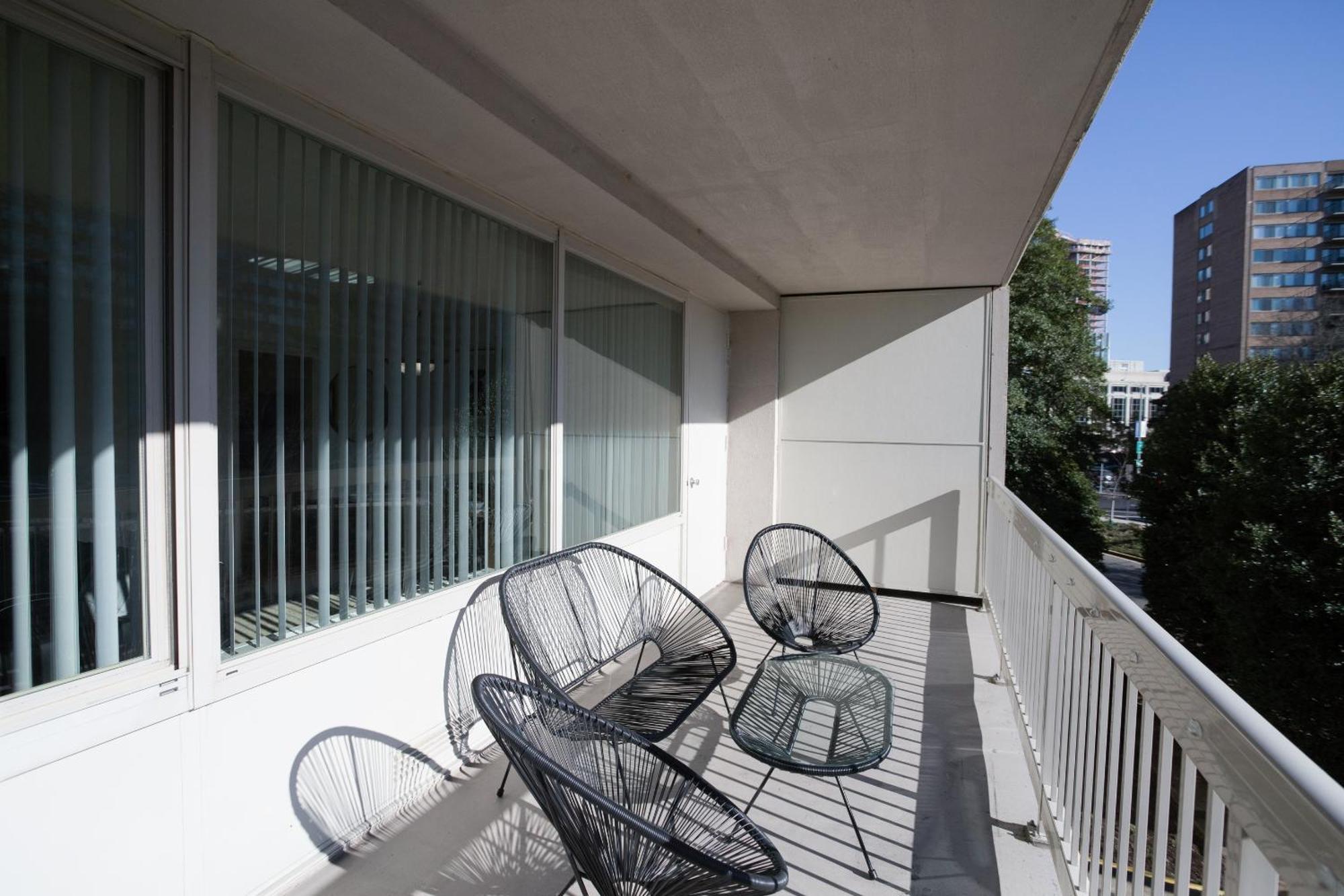 Spacious 2 Bedrooms Apt @Crystal City With Gym อาร์ลิงตัน ภายนอก รูปภาพ